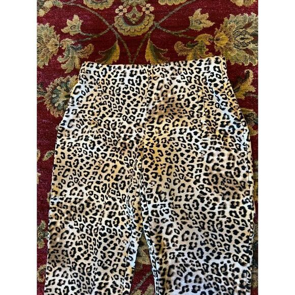 Chico's Leopard Print Heavyweight Capris Size 00 (size 2) - Picture 2 of 5